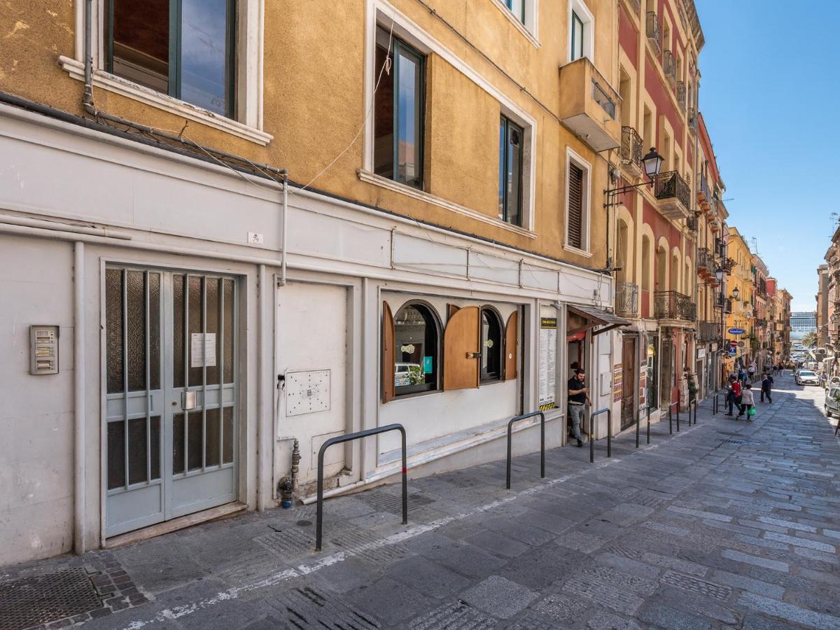Apartamento Casa Alla Marina Del Porto Di Cagliari Exterior foto